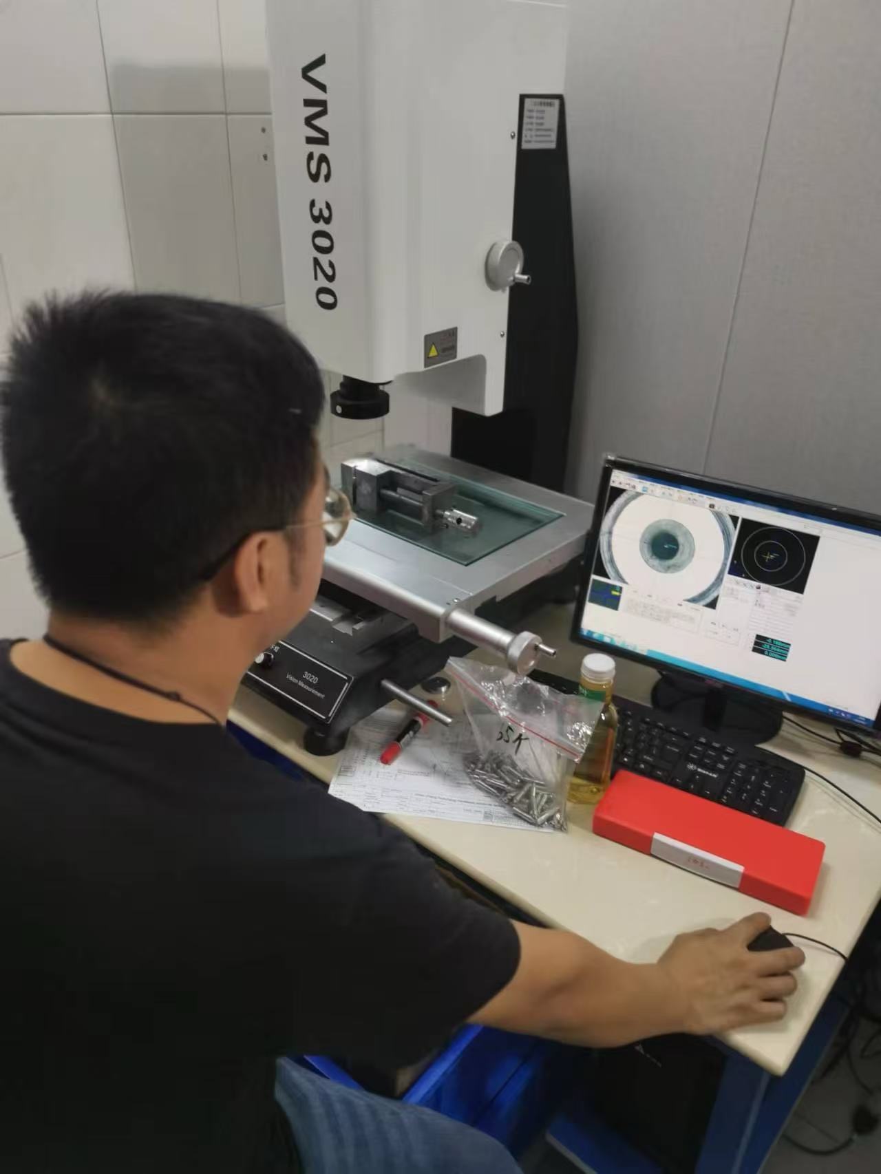 Optical comparator (profile projector)